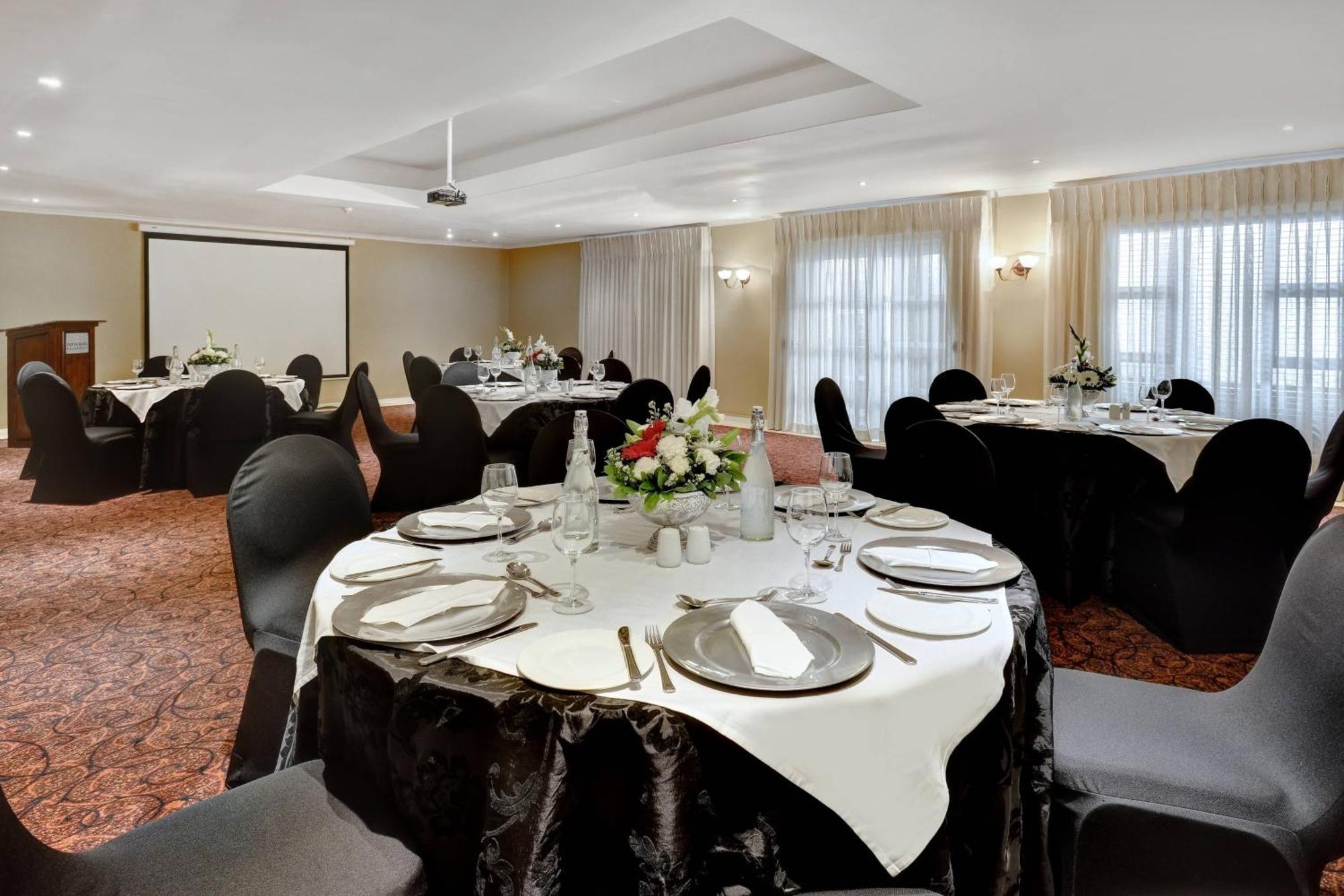 Protea Hotel By Marriott Nelspruit ネルスプロイト エクステリア 写真