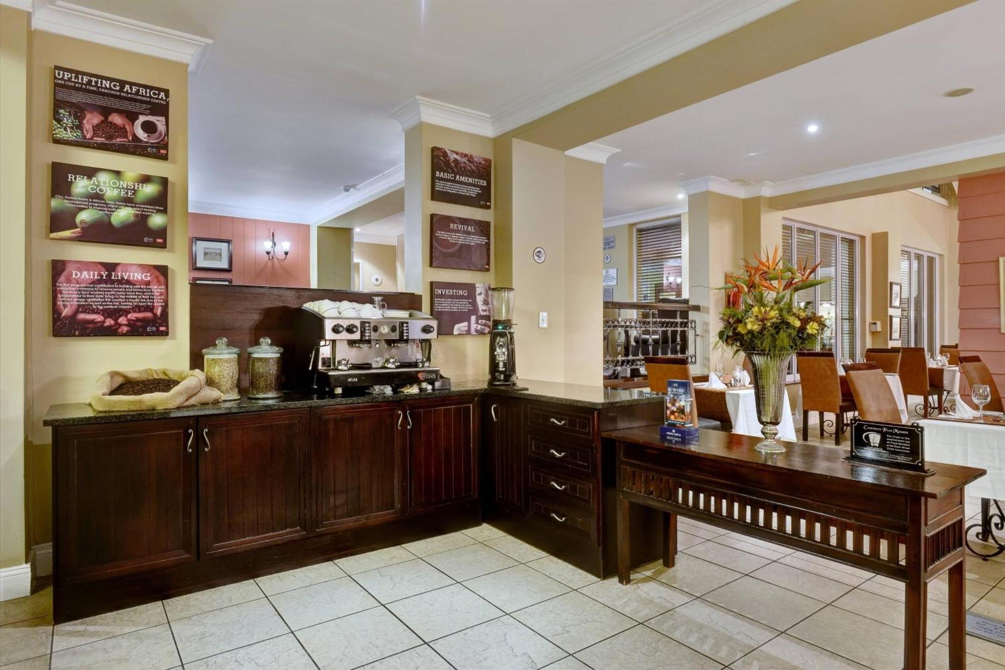 Protea Hotel By Marriott Nelspruit ネルスプロイト エクステリア 写真