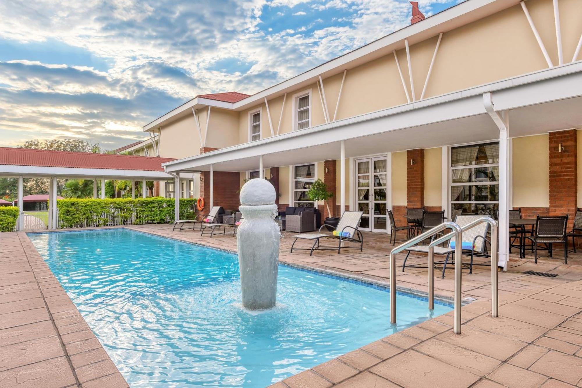 Protea Hotel By Marriott Nelspruit ネルスプロイト エクステリア 写真